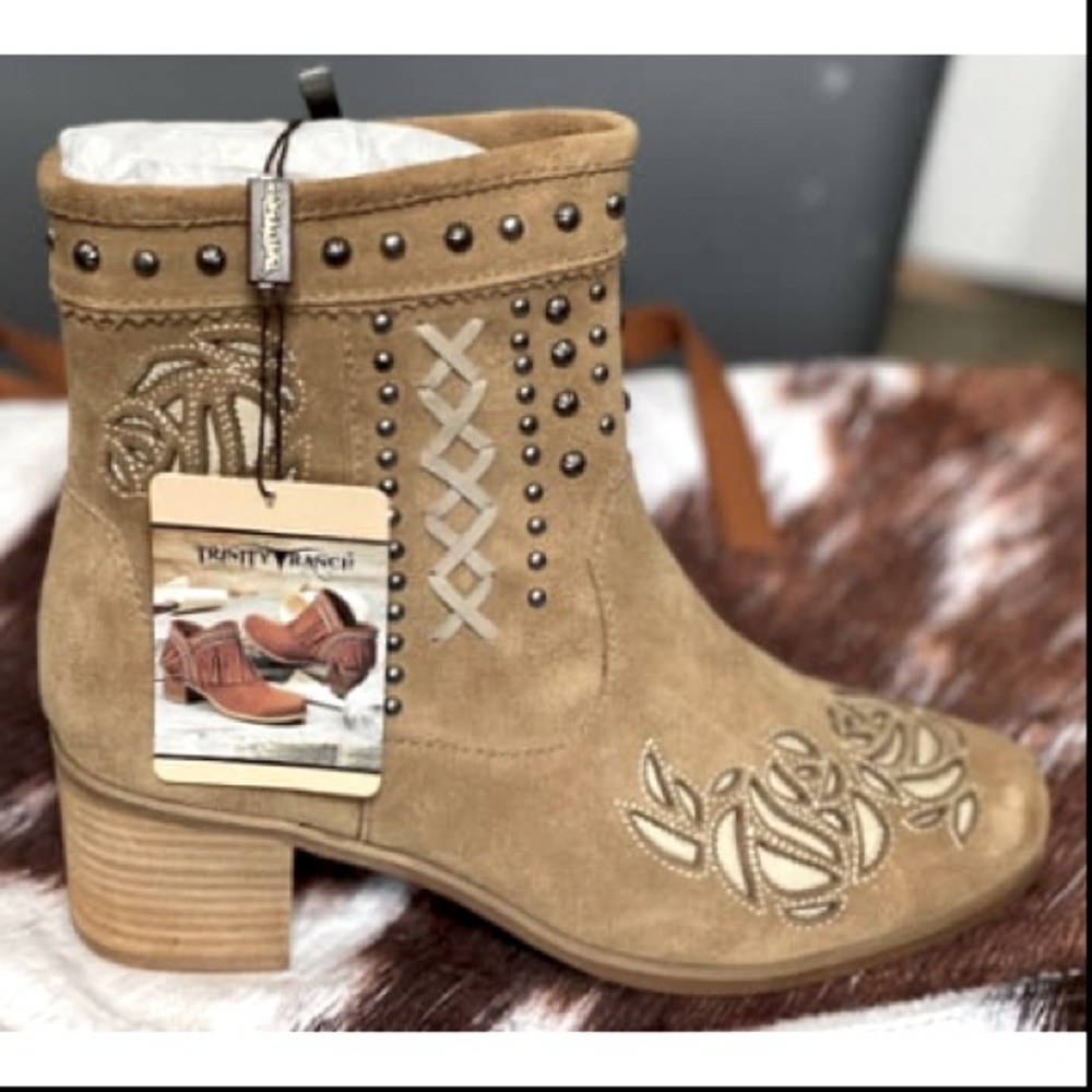 Overstock Sale! Trinity Ranch Tooled Leather Booties
